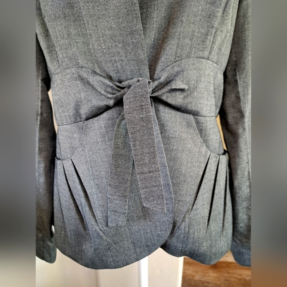 Trulli Elegant Gray Metallic Blazer with Belted Waist Pleated Pockets Size 8P - Picture 2 of 10